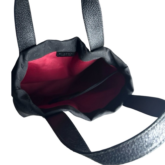 BVLGARI Black Logomania tote - leather straps - red interior - made in Italy - Picture 11 of 16